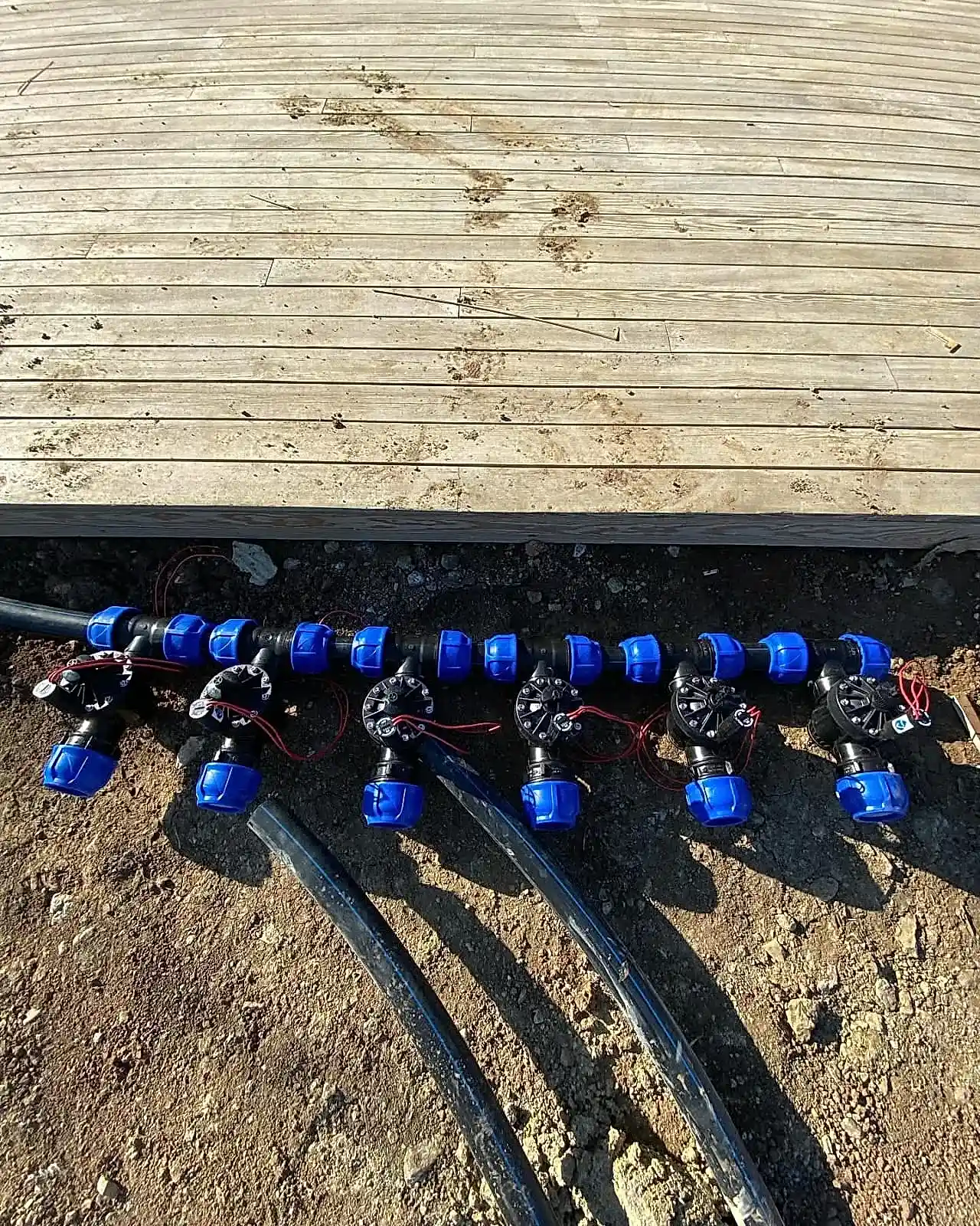 Otomatik sulama sistemi için tesisat ve boru döşeme çalışması - Erdem Peyzaj